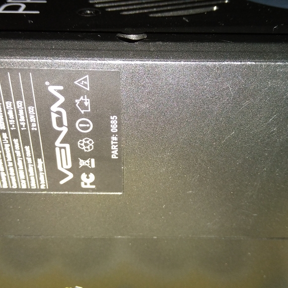 Venom 80w X2 battery charger - Picture 5 of 10